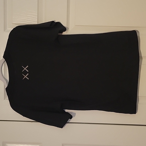 NWT Uniqlo x KAWS Small Tshirt - Picture 4 of 4